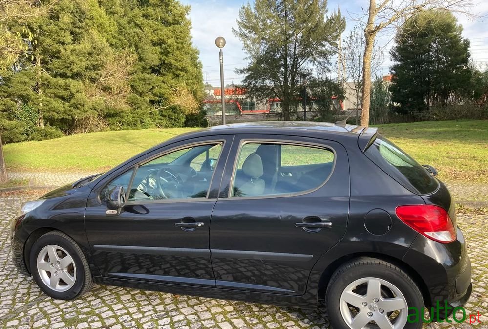 2009' Peugeot 207 photo #4