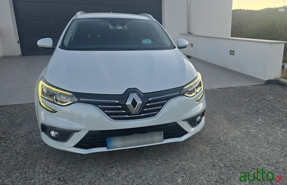 2019' Renault Megane Sport Tourer photo #2