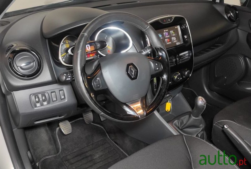 2014' Renault Clio photo #5
