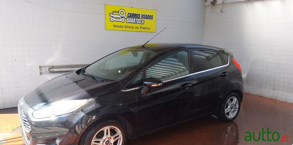 2015' Ford Fiesta photo #2