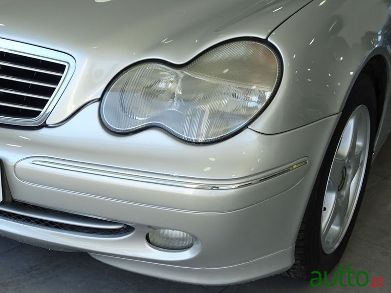 2003' Mercedes-Benz C-220 photo #5