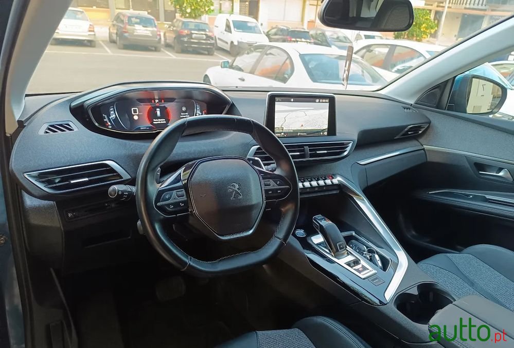 2019' Peugeot 5008 photo #6