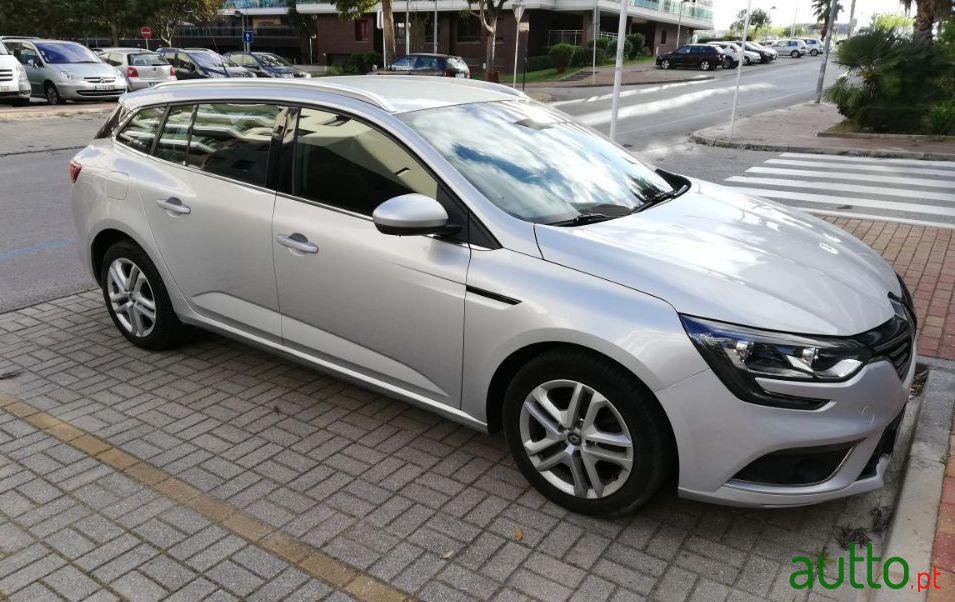 2017' Renault Megane Sport Tourer photo #3