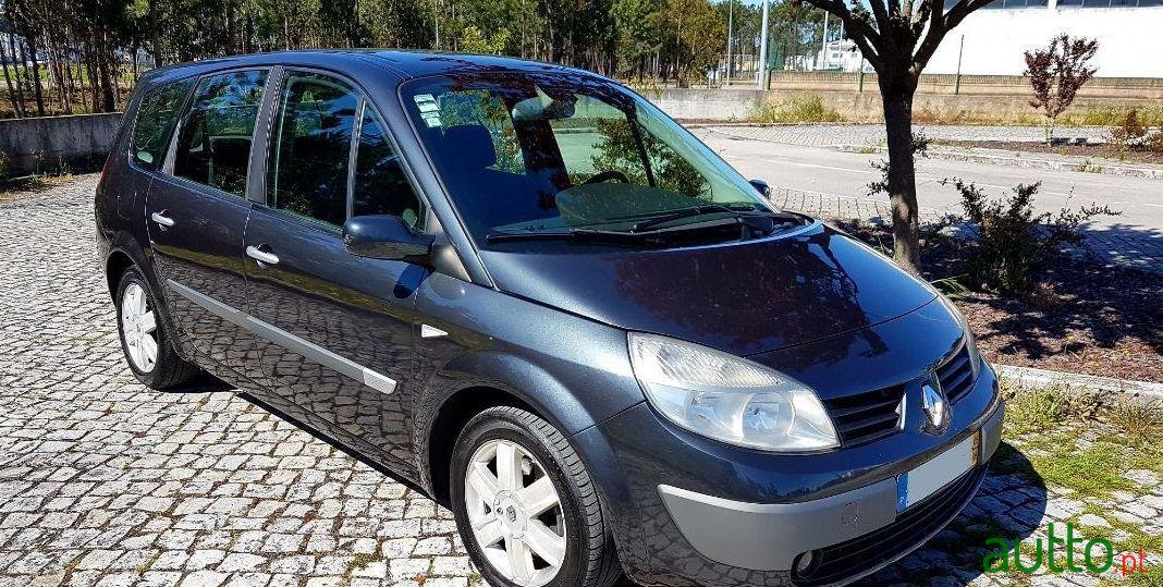 2005' Renault Grand Scenic photo #1