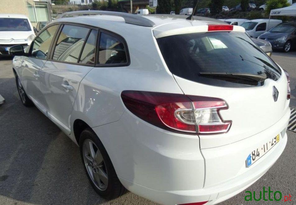 2010' Renault Megane Sport Tourer photo #1