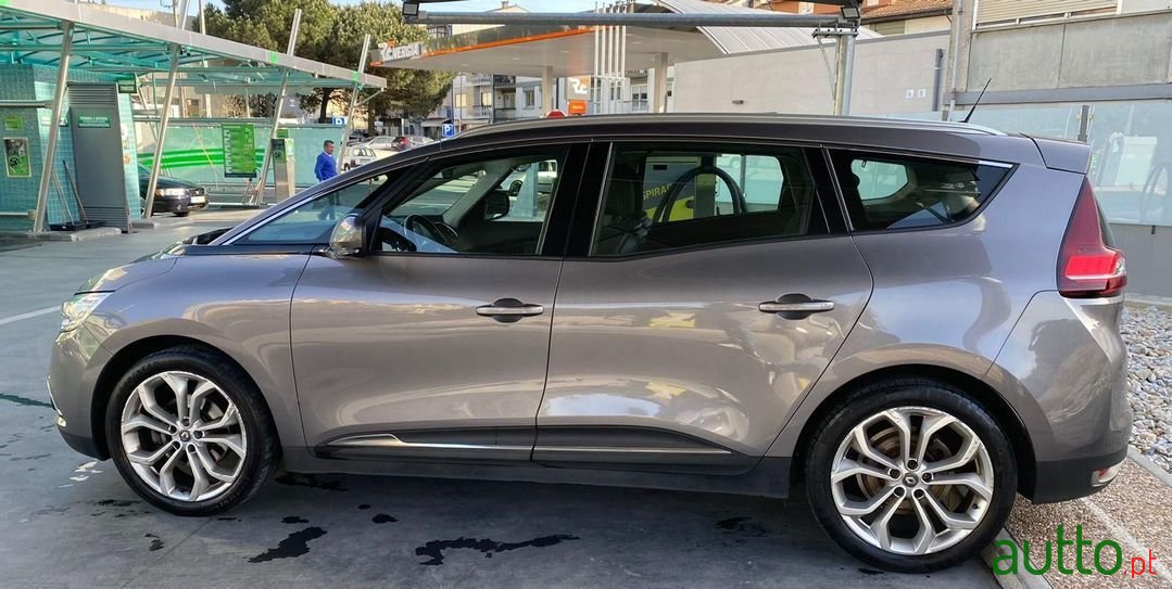 2017' Renault Grand Scenic photo #1