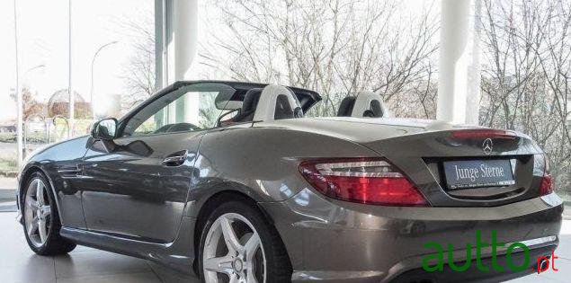 2014' Mercedes-Benz Slk-250 photo #2