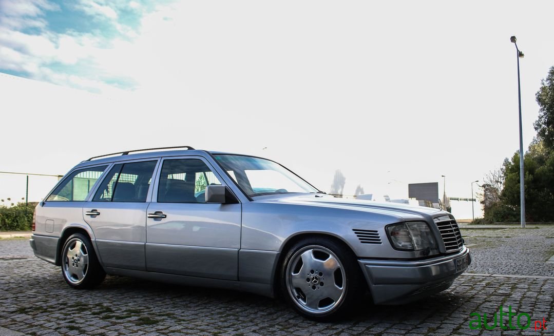1994' Mercedes-Benz E-300 photo #3