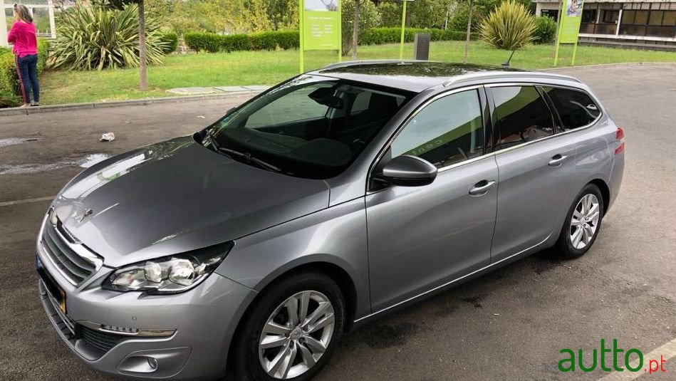 2015' Peugeot 308 Sw photo #2