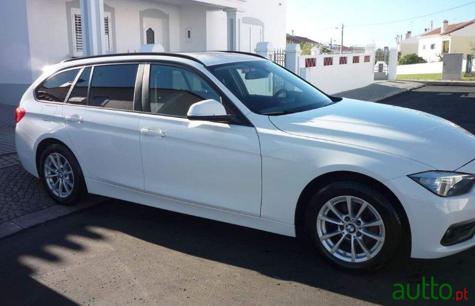 2015' BMW 318 photo #3