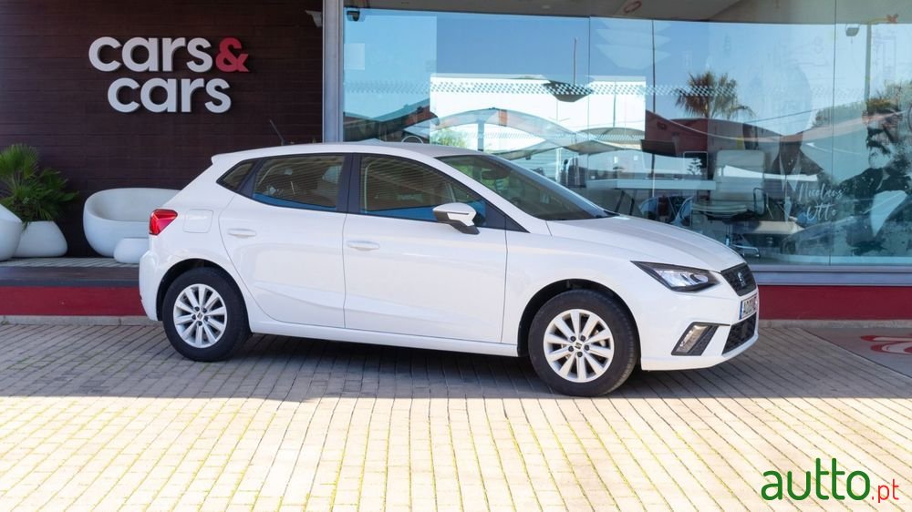 2022' SEAT Ibiza 1.0 Style photo #1