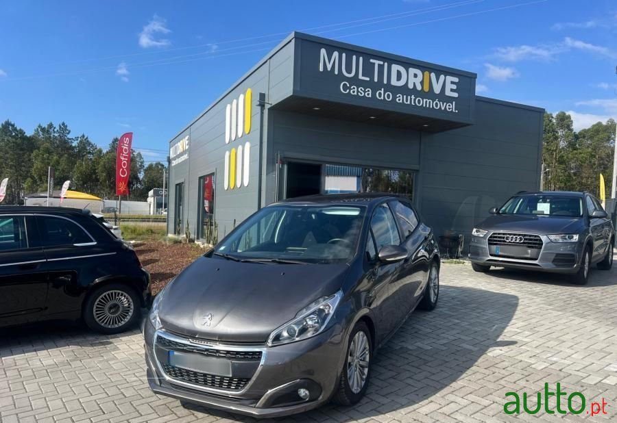 2019' Peugeot 208 photo #1