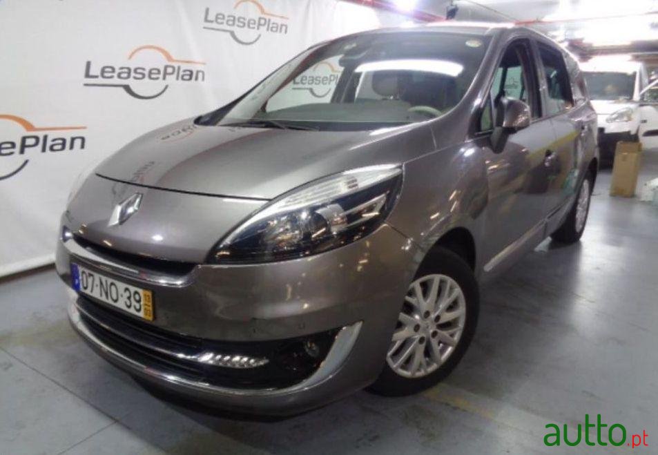 2013' Renault Grand Scenic photo #1