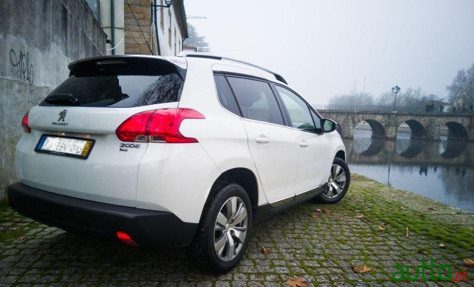 2016' Peugeot 2008 photo #5