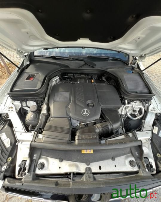 2019' Mercedes-Benz Glc-300 photo #4