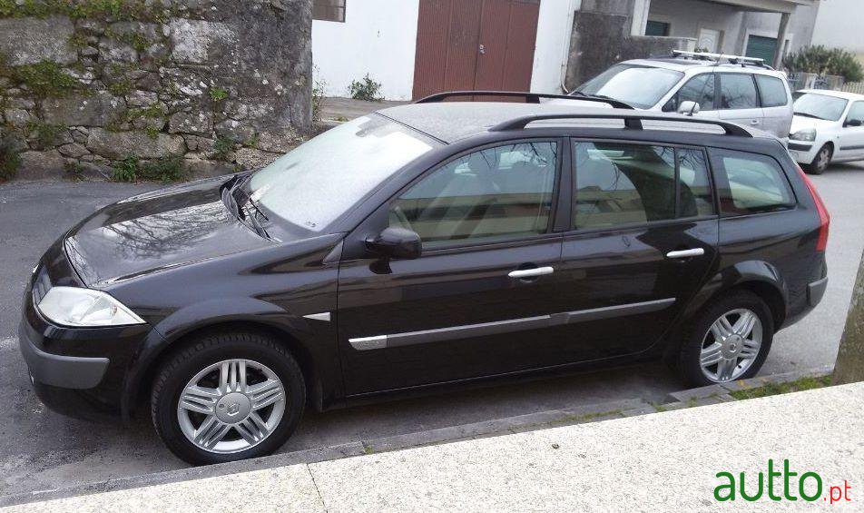 2004' Renault Megane Break photo #1