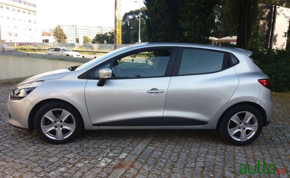 2013' Renault Clio photo #1