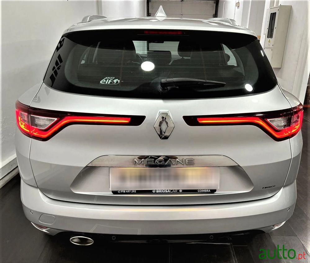 2017' Renault Megane Sport Tourer photo #3