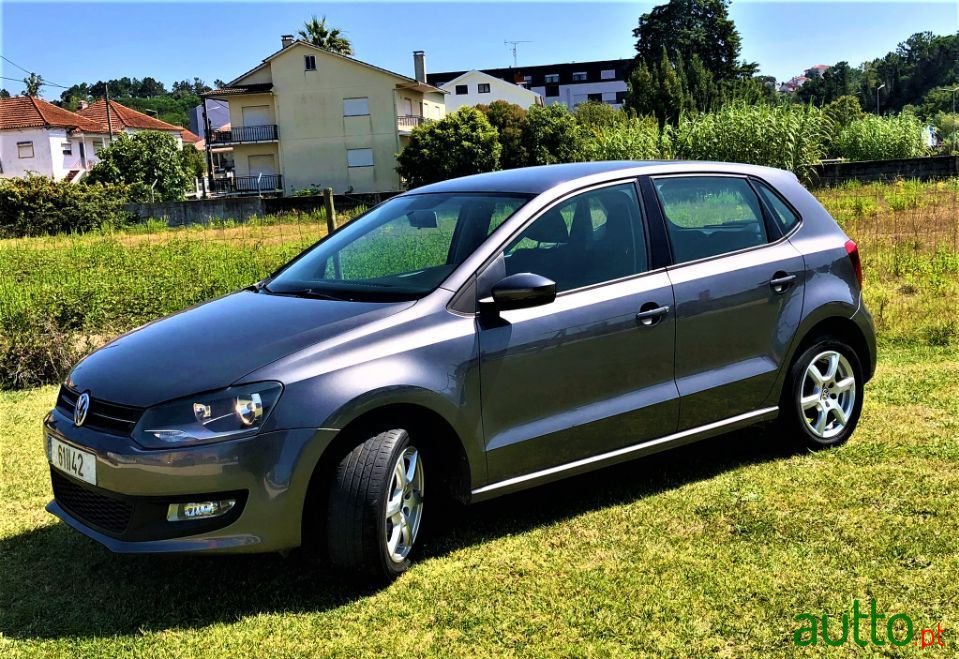 2009' Volkswagen Polo photo #3