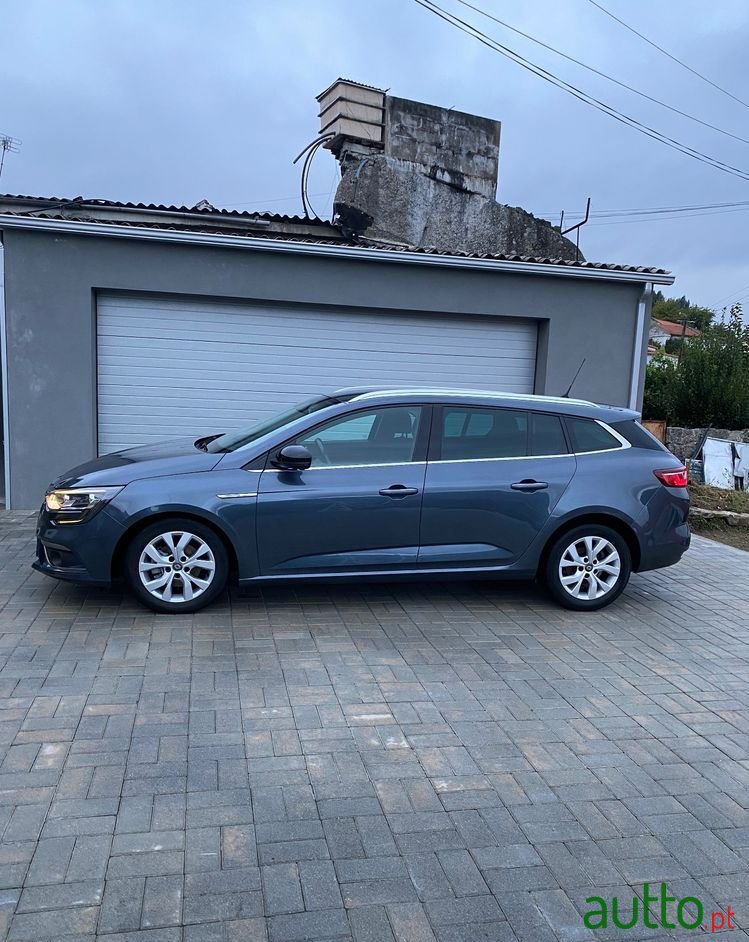 2018' Renault Megane Sport Tourer photo #1