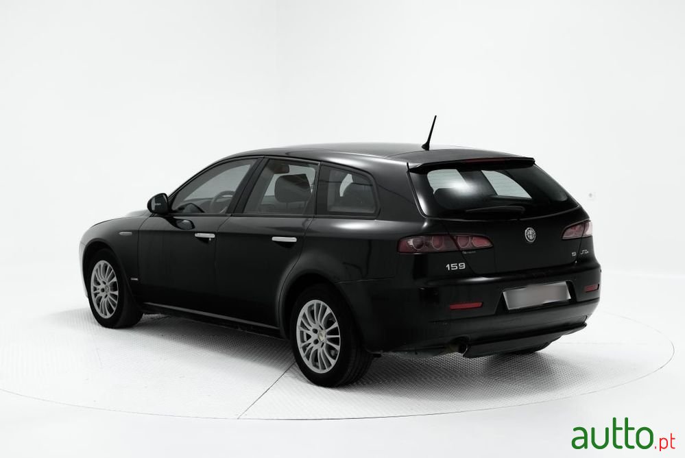 2010' Alfa Romeo 159 Sportwagon photo #4