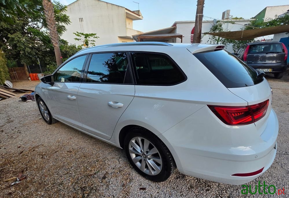 2017' SEAT Leon St photo #2