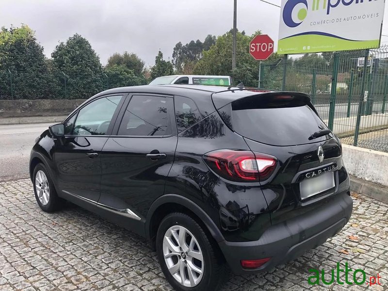 2019' Renault Captur photo #4