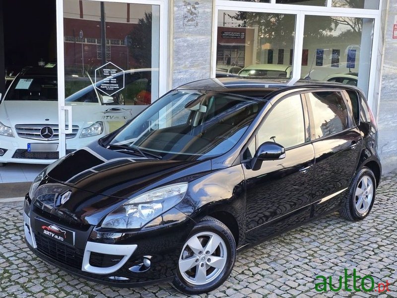 2010' Renault Scenic photo #1