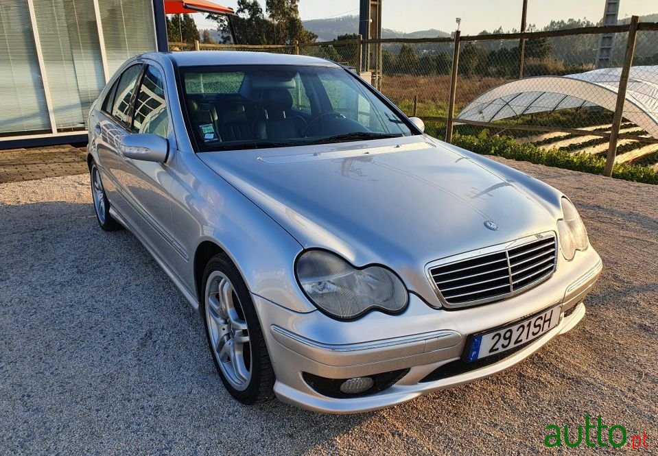 2001' Mercedes-Benz C-32 photo #1