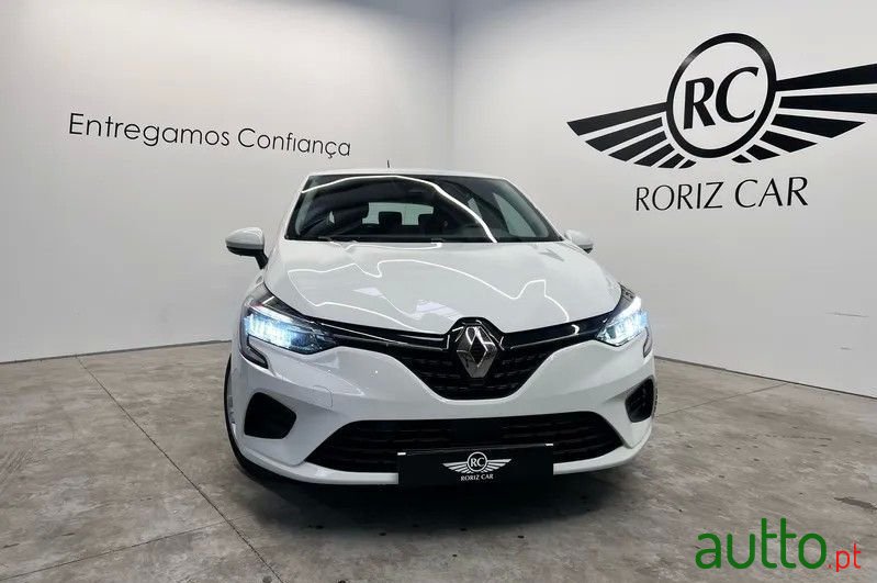 2021' Renault Clio photo #1
