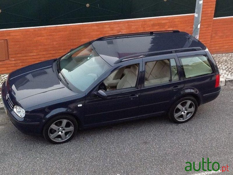 2002' Volkswagen Golf Variant photo #1