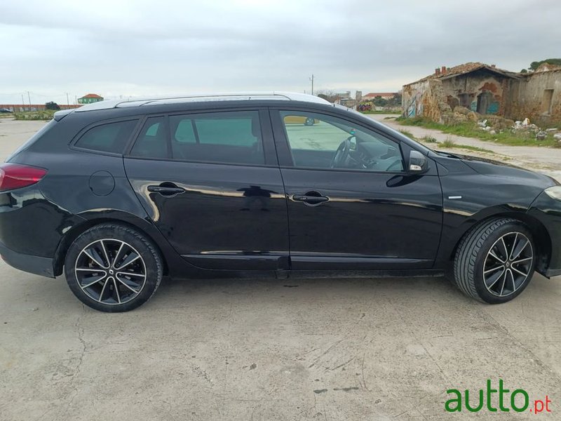 2012' Renault Megane Sport Tourer photo #1