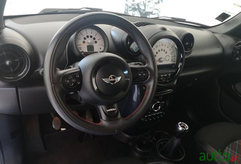 2013' MINI Paceman photo #5