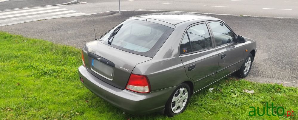2002' Hyundai Accent 1.3 Gls photo #4