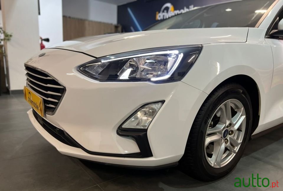 2020' Ford Focus Sw photo #3