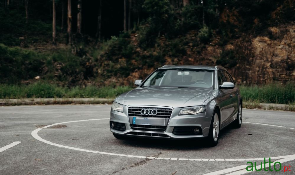 2010' Audi A4 Avant photo #3