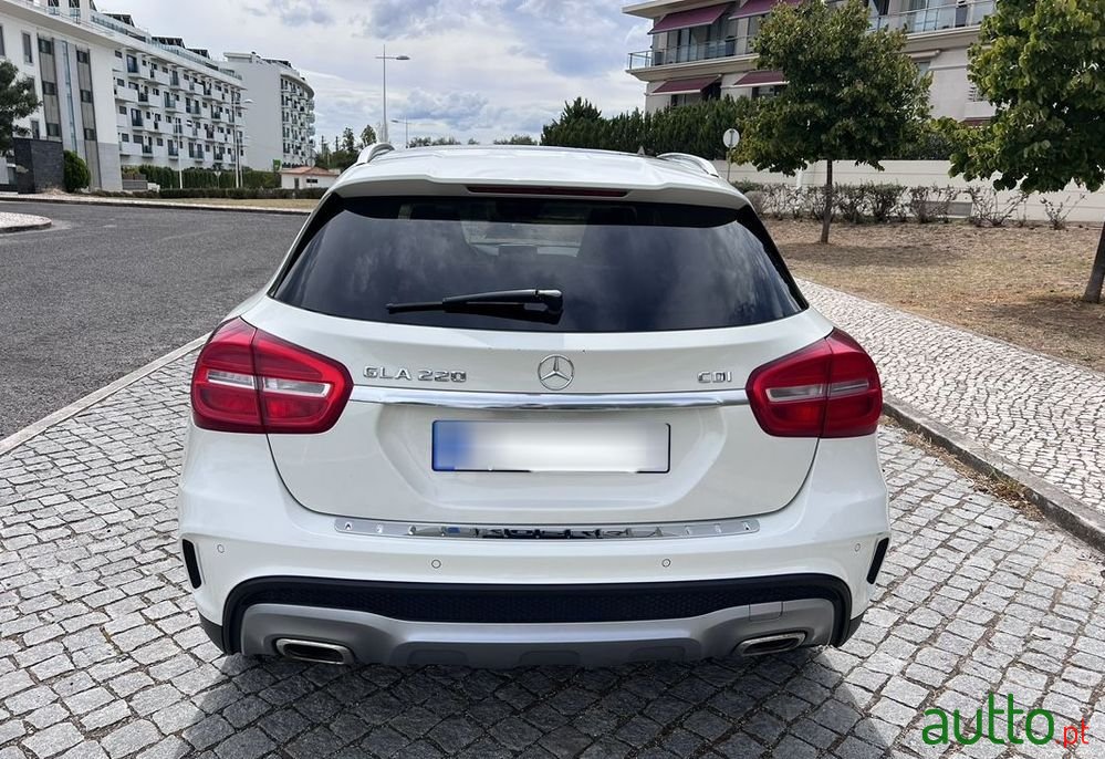 2014' Mercedes-Benz GLA 220 photo #4