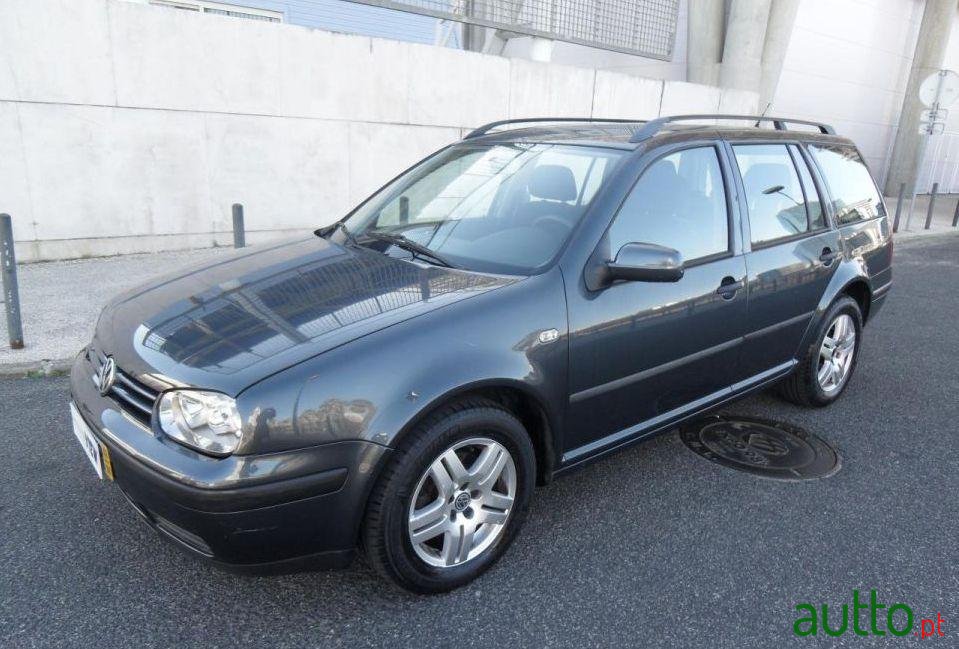 2002' Volkswagen Golf Variant photo #2