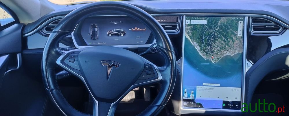 2014' Tesla Model S Standard photo #5