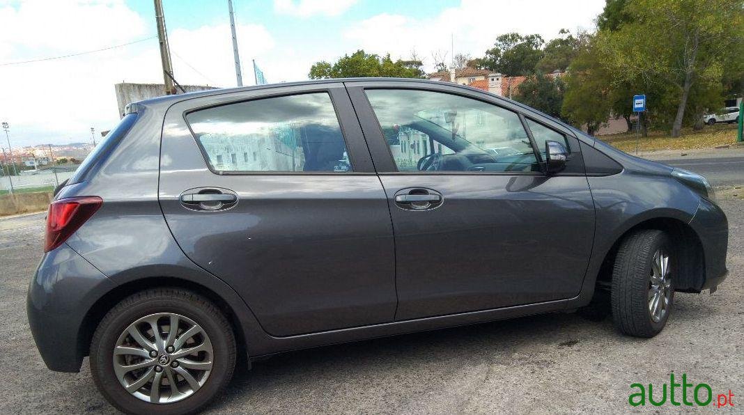 2016' Toyota Yaris photo #3