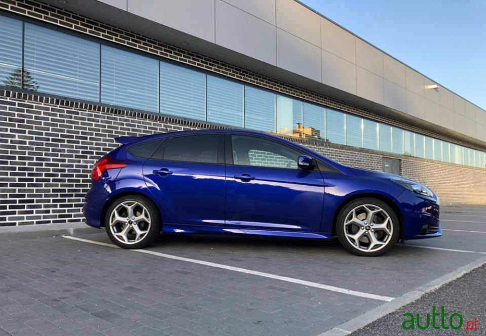 2013' Ford Focus St photo #1