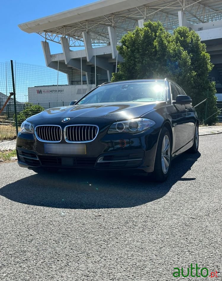 2016' BMW 520 Gran Turismo photo #6