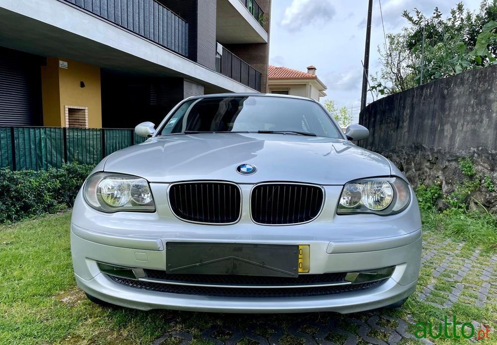 2009' BMW 118 D photo #5