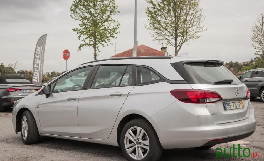 2017' Opel Astra Sports Tourer photo #4
