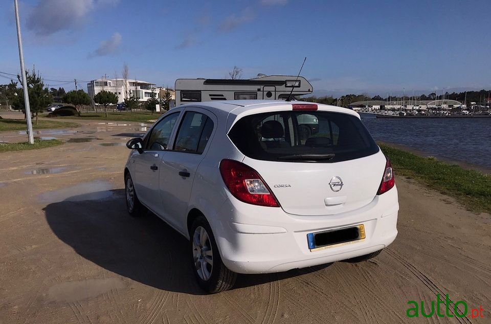 2013' Opel Corsa photo #4
