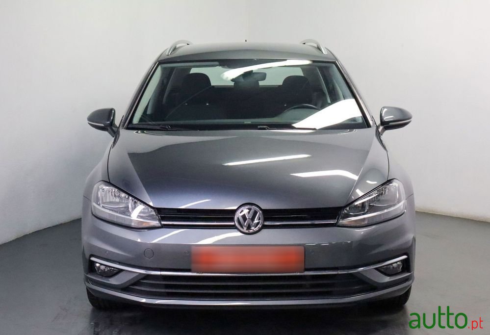 2020' Volkswagen Golf Variant photo #2