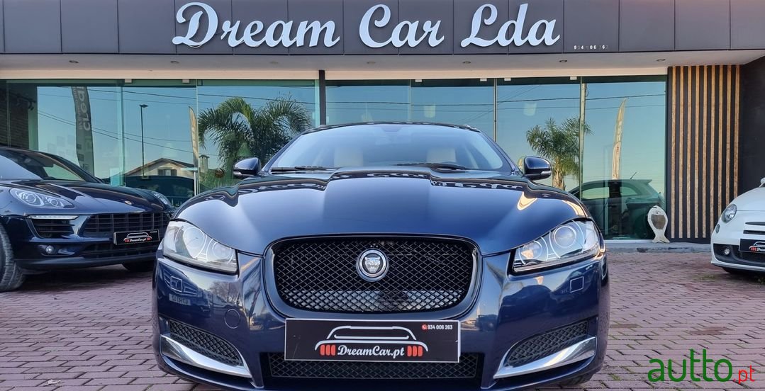 2013' Jaguar XF Sportbrake photo #3