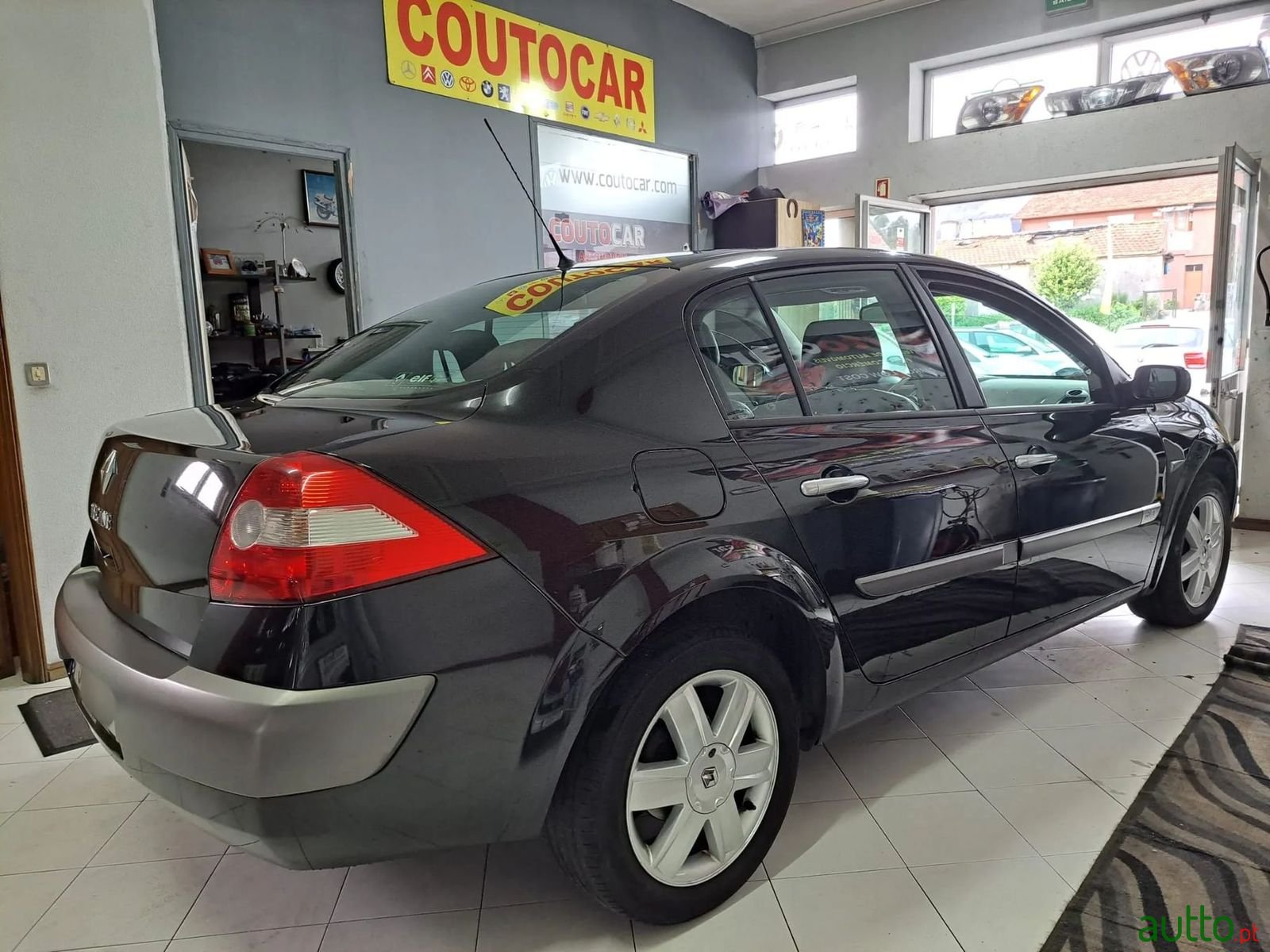 2004' Renault Megane photo #5