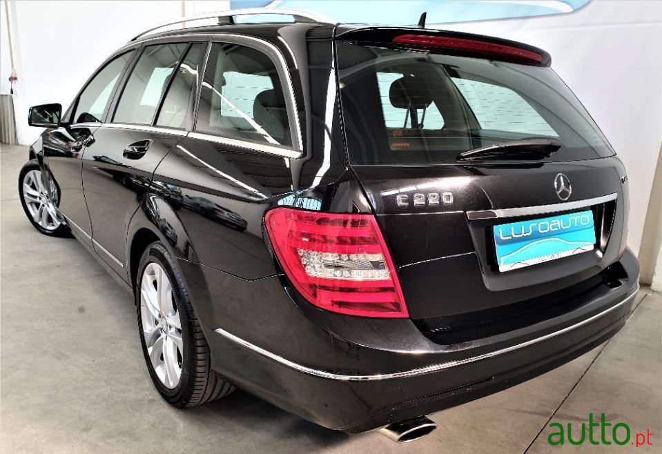 2014' Mercedes-Benz C-220 photo #2