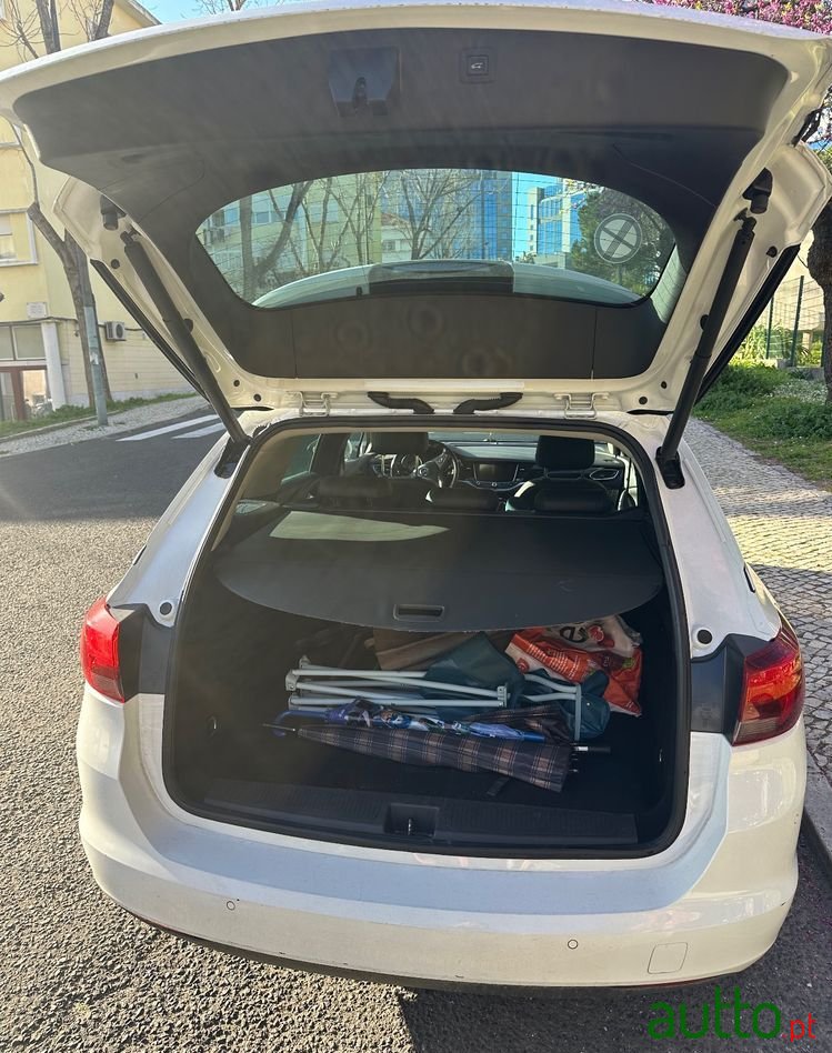 2017' Opel Astra Sports Tourer photo #4